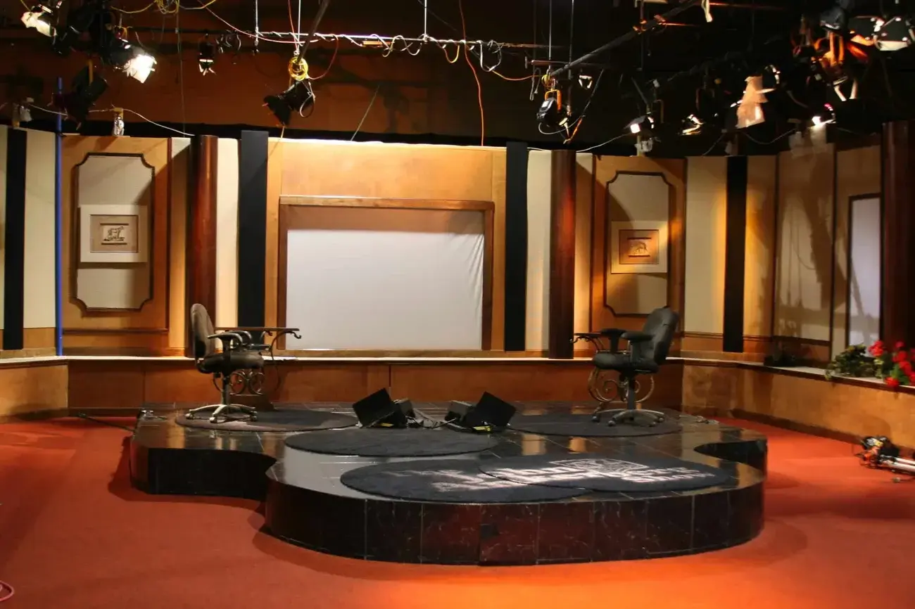 STUDIO1007-001-scaled.jpg (1)